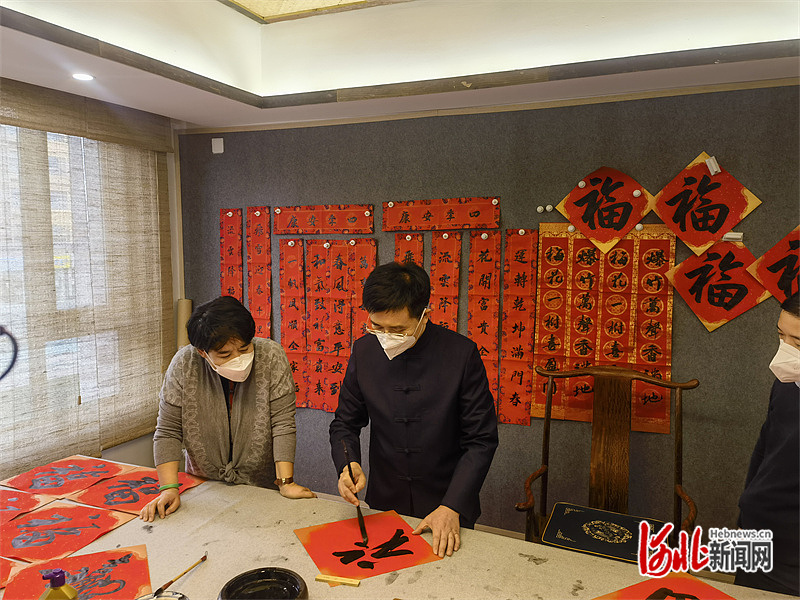 梆子声里剪纸红，福字润染石家庄的温情岁岁年年